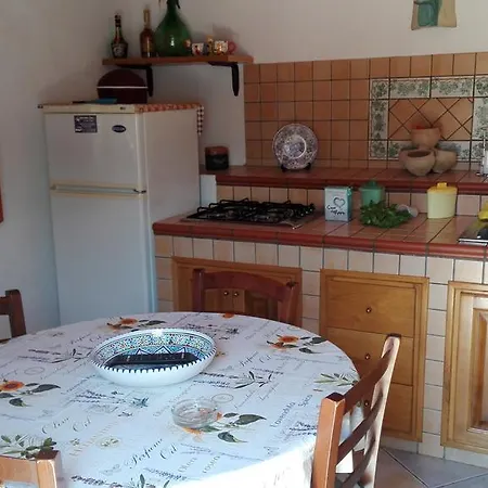 Holiday home Casa Vacanze Lucia *